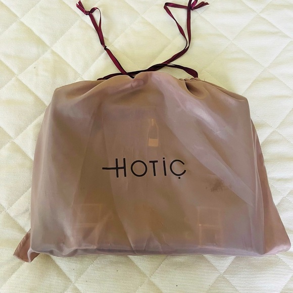 Stylish soft black vegan leather shoulder bag chain strap metal zipper buckles - Picture 10 of 13